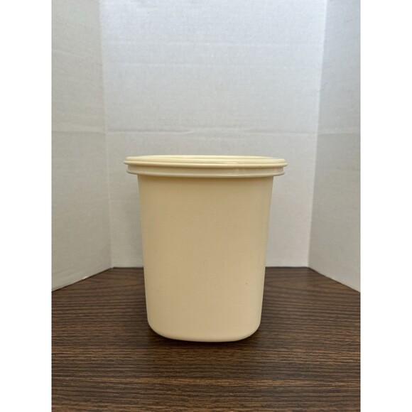 VTG Rubbermaid Servin’ Saver 6 Cup Almond #5 - Picture 1 of 7